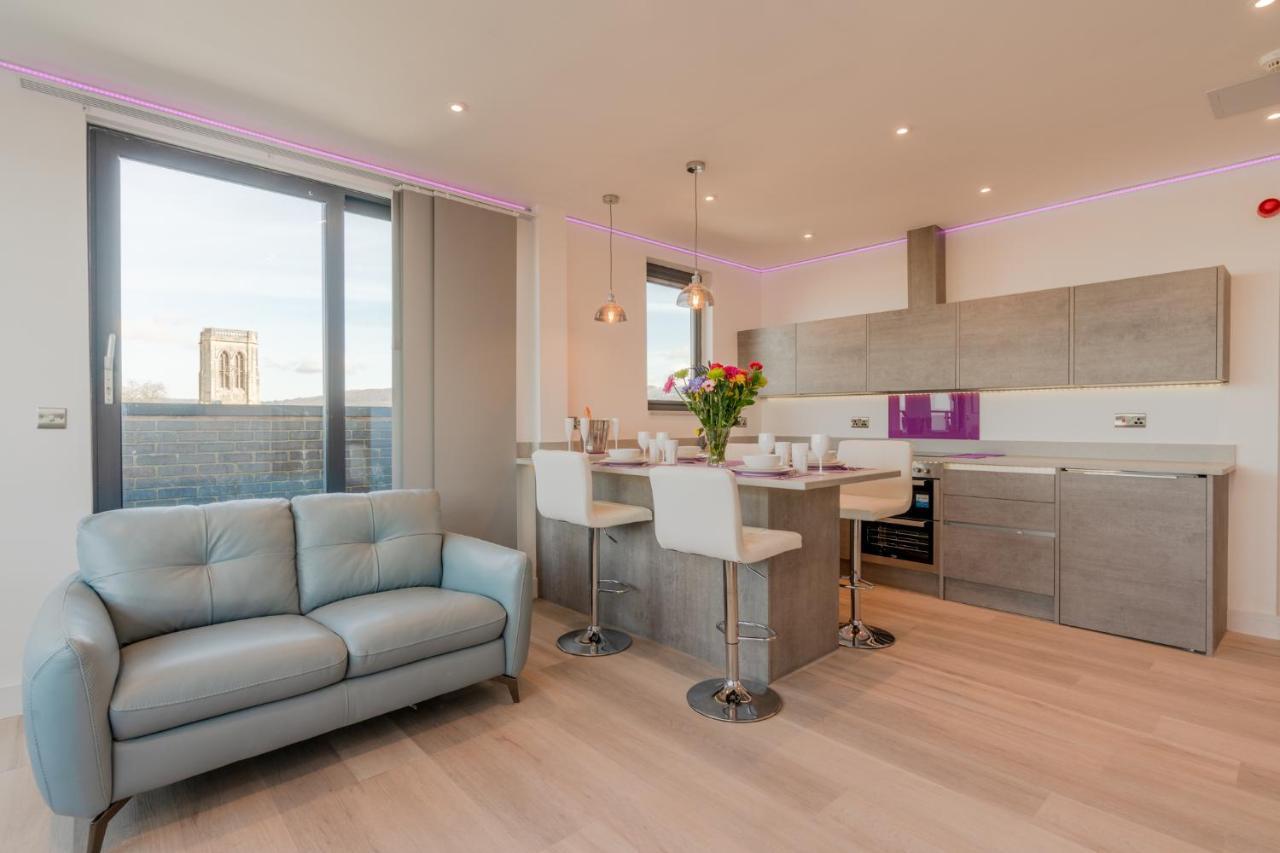 Penthouse With Hot Tub & Views 22 * Cheltenham