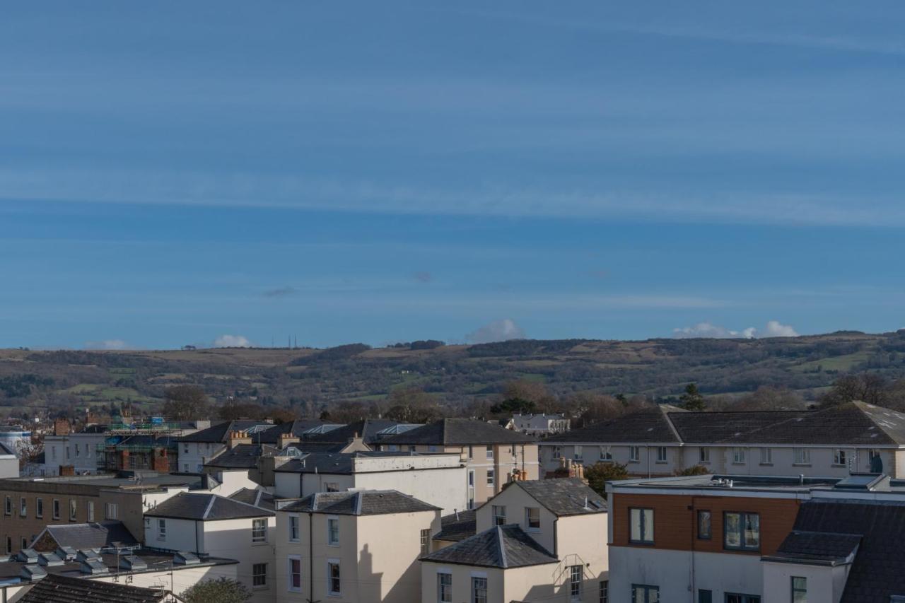 Penthouse With Hot Tub & Views 22 * Cheltenham