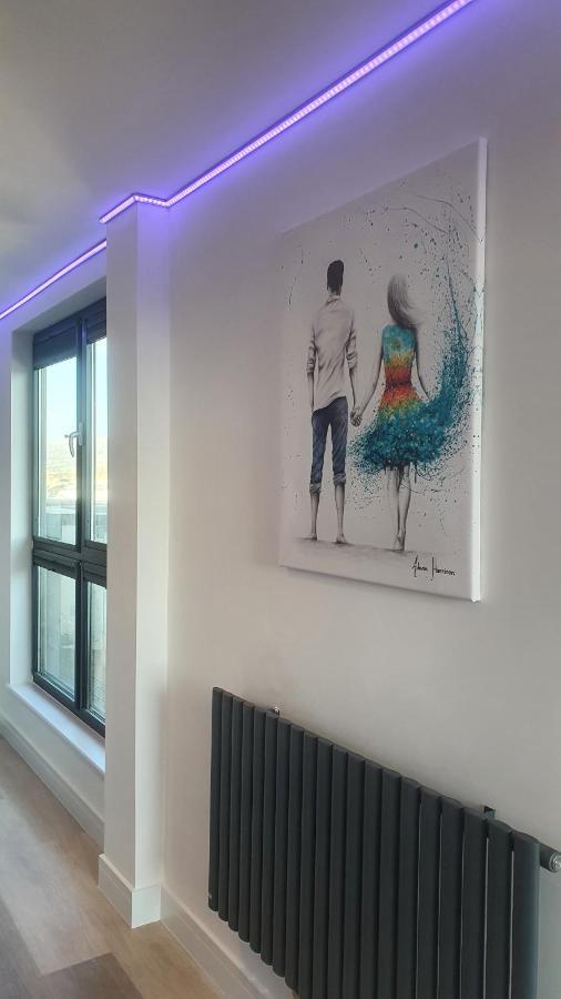Penthouse With Hot Tub & Views 24 * Cheltenham