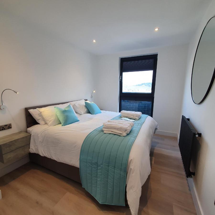 Penthouse With Hot Tub & Views 24 Apartment Cheltenham