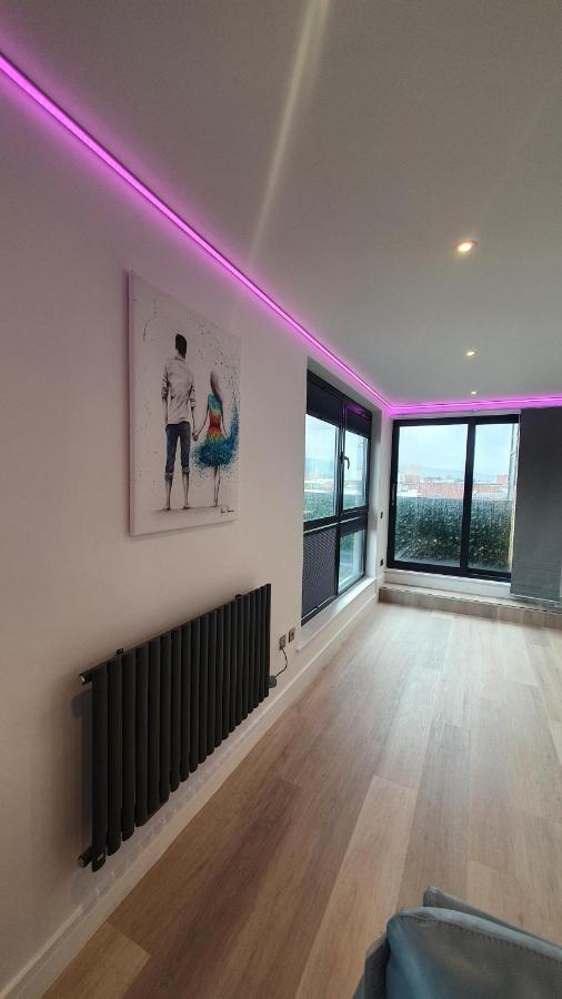Apartment Penthouse With Hot Tub & Views 24 Cheltenham
