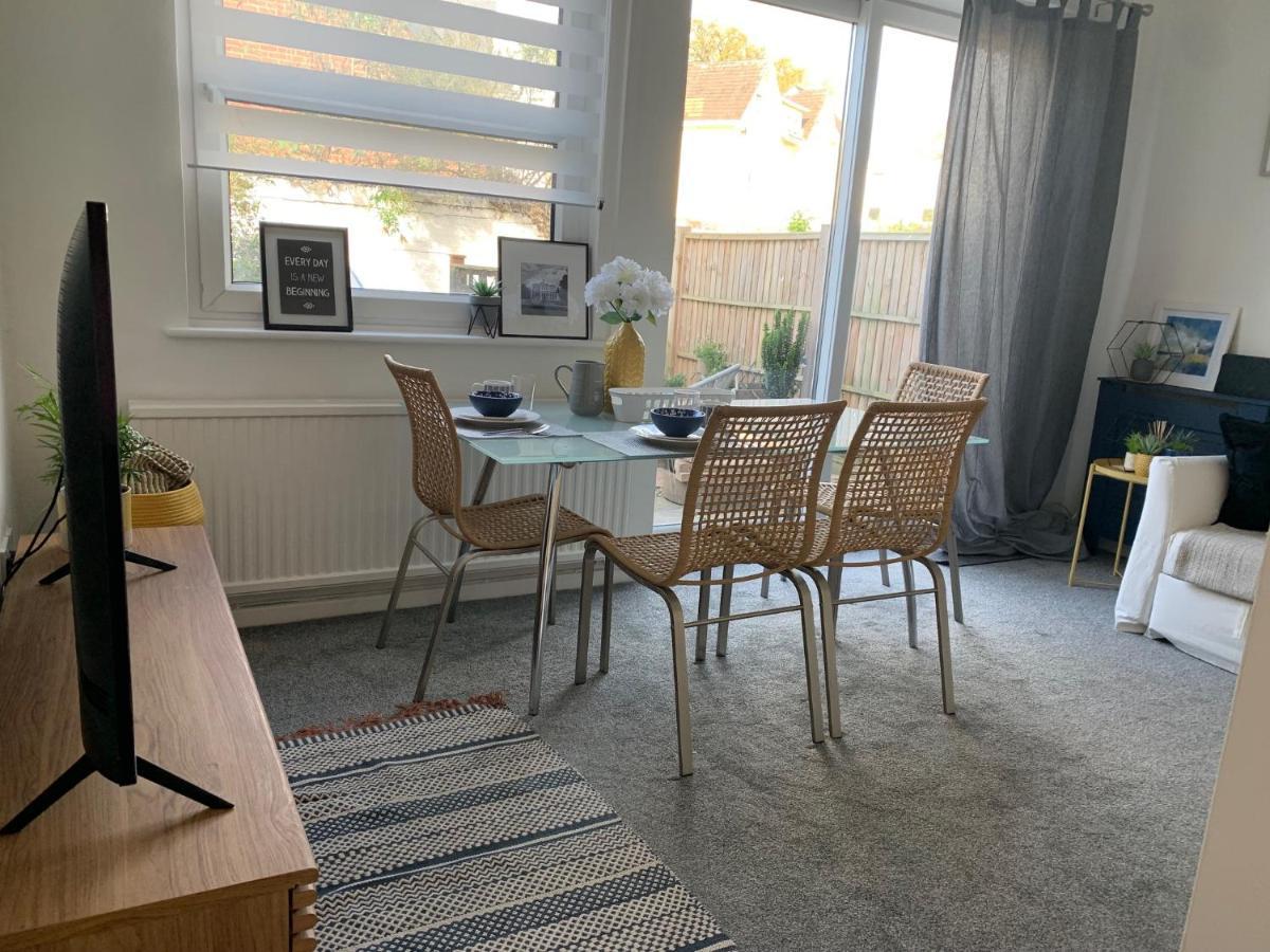 The Hideaway, Calm, Cozy, Dog Friendly Retreat Apartment