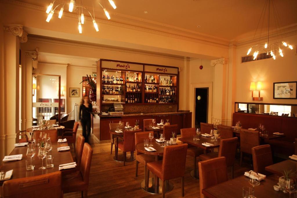 Hotel The George & Monty's Cheltenham
