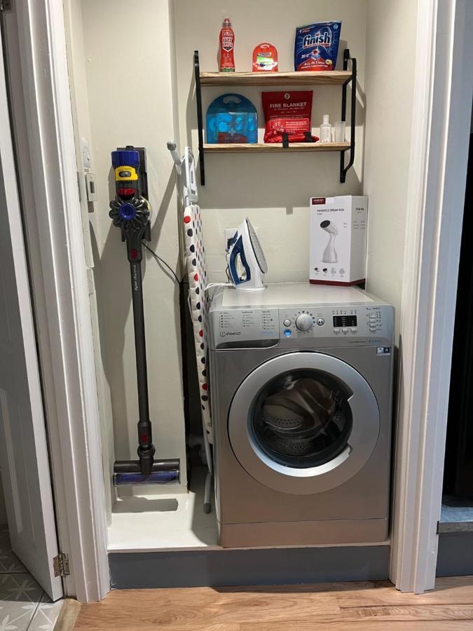 Luxury Refurbished 2 Bedroom Regency * Cheltenham