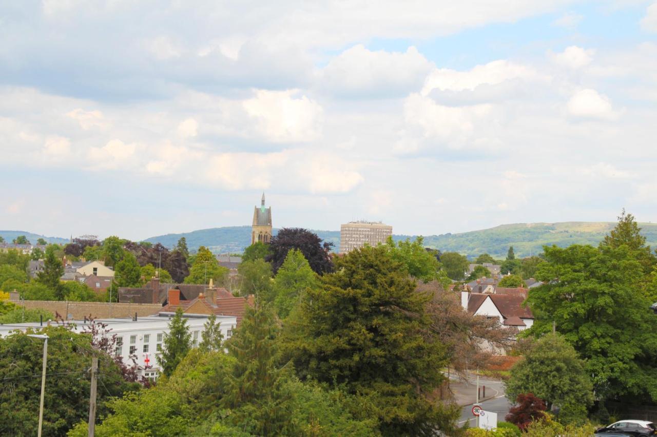 Spacious 3br Victorian Loft Flat In Cotswolds - Free Parking Apartment Cheltenham