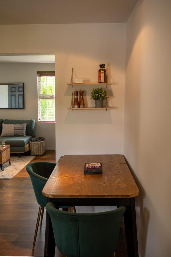 No 33 Stylish And Modern 1 Bed Apartment *