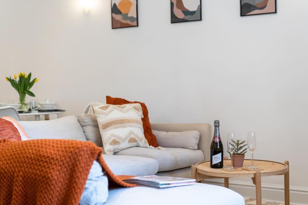Content-living Apartment *