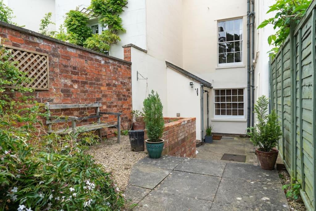 Content-living Apartment