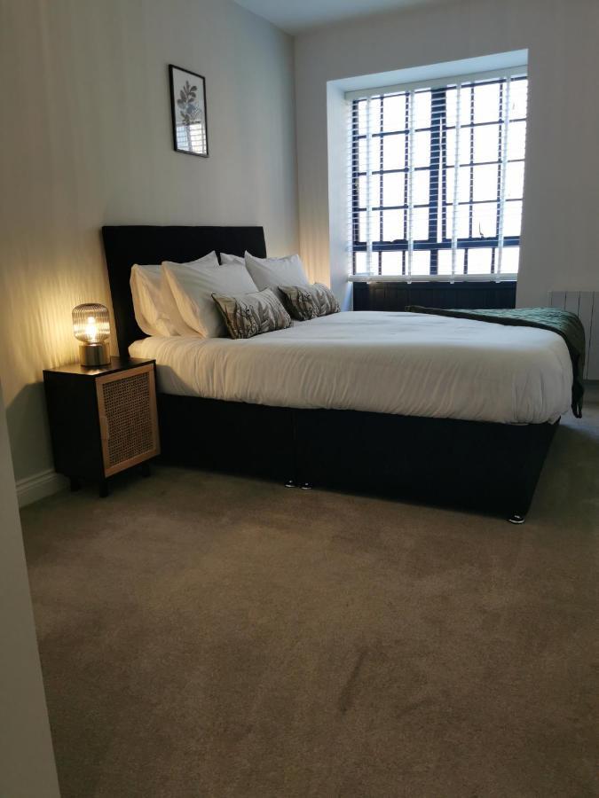Axiom - Beautiful Stylish 2 Bed. Apartment
