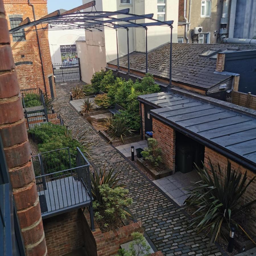 Axiom - Beautiful Stylish 2 Bed. Apartment