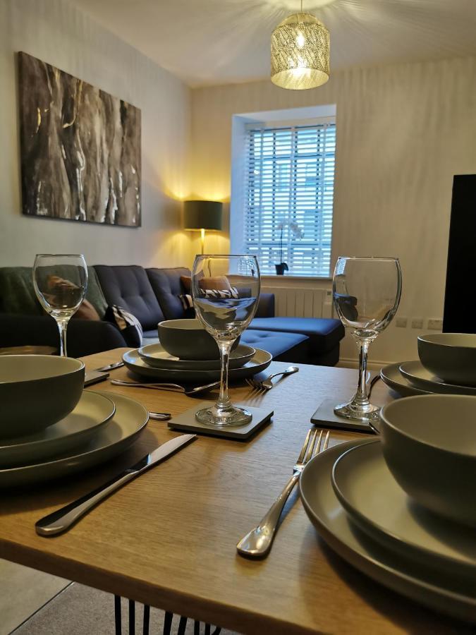 Axiom - Beautiful Stylish 2 Bed. * Cheltenham