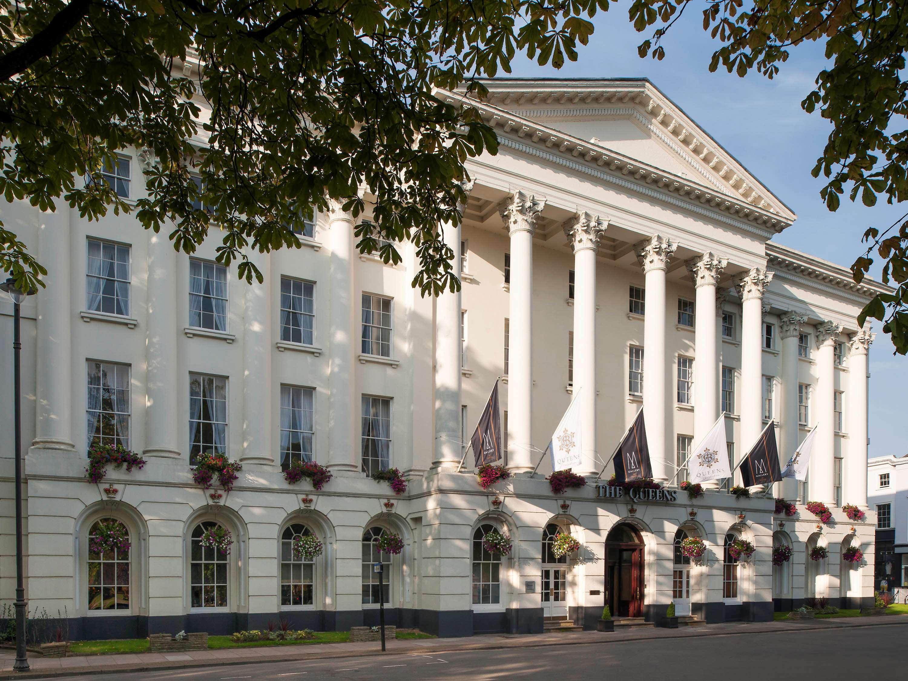Queens Hotel 4*
