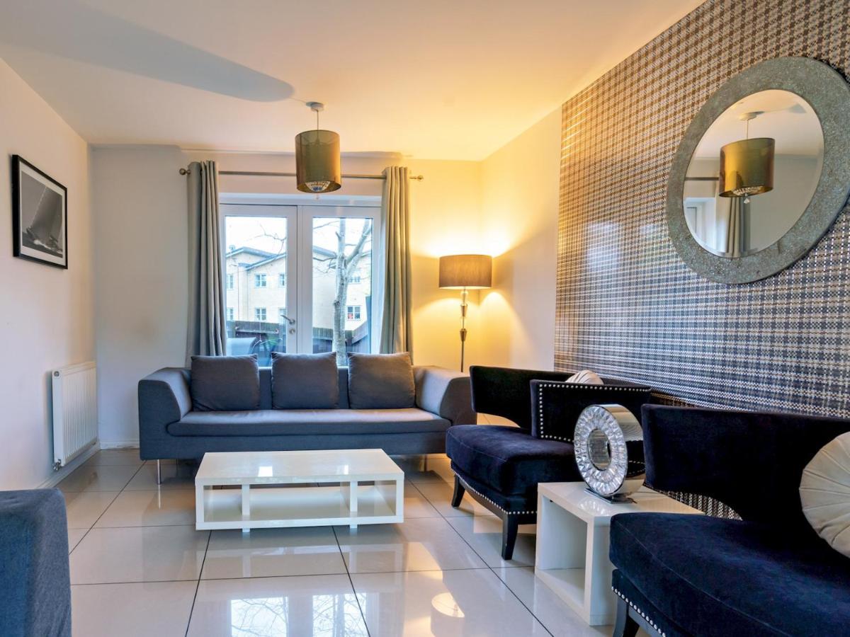 Pass The Keys Modern Townhouse With Secure Parking And Garden Holiday home Cheltenham
