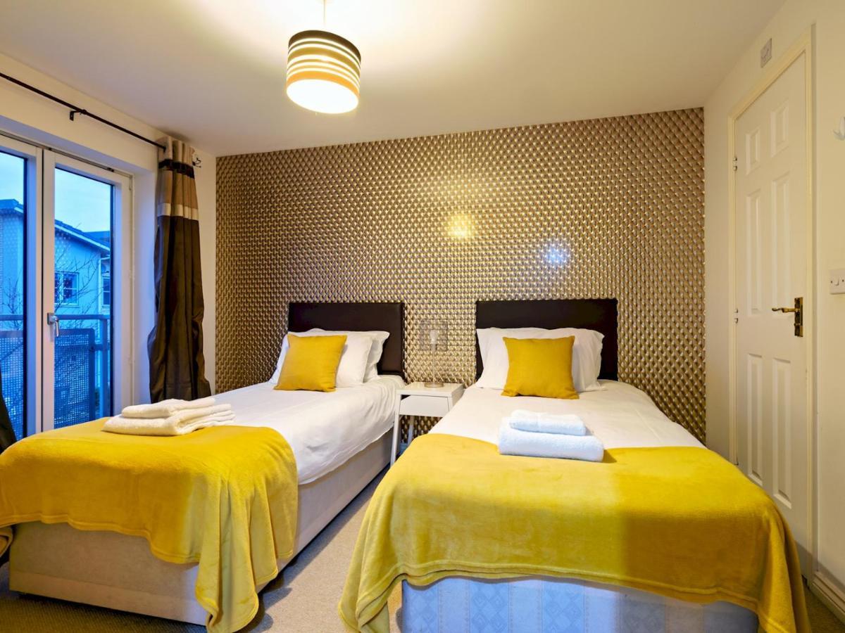 Pass The Keys Modern Townhouse With Secure Parking And Garden Holiday home *