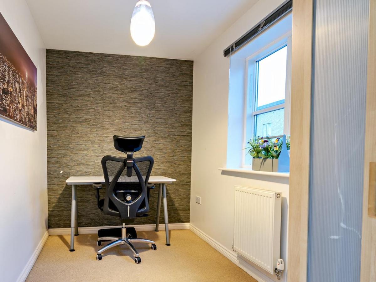 Pass The Keys Modern Townhouse With Secure Parking And Garden Holiday home Cheltenham