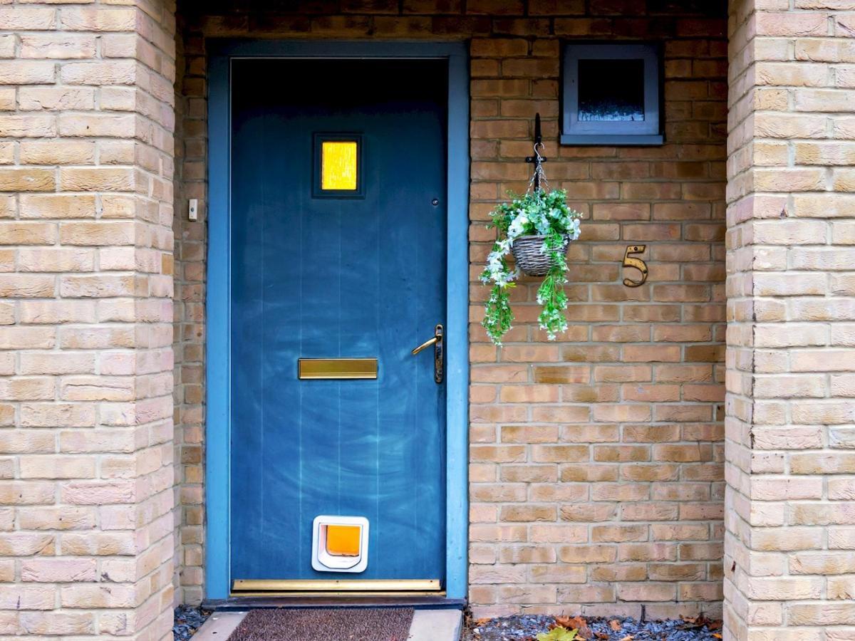 Pass The Keys Modern Townhouse With Secure Parking And Garden Holiday home