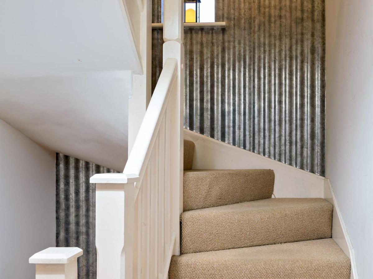 Pass The Keys Modern Townhouse With Secure Parking And Garden Cheltenham