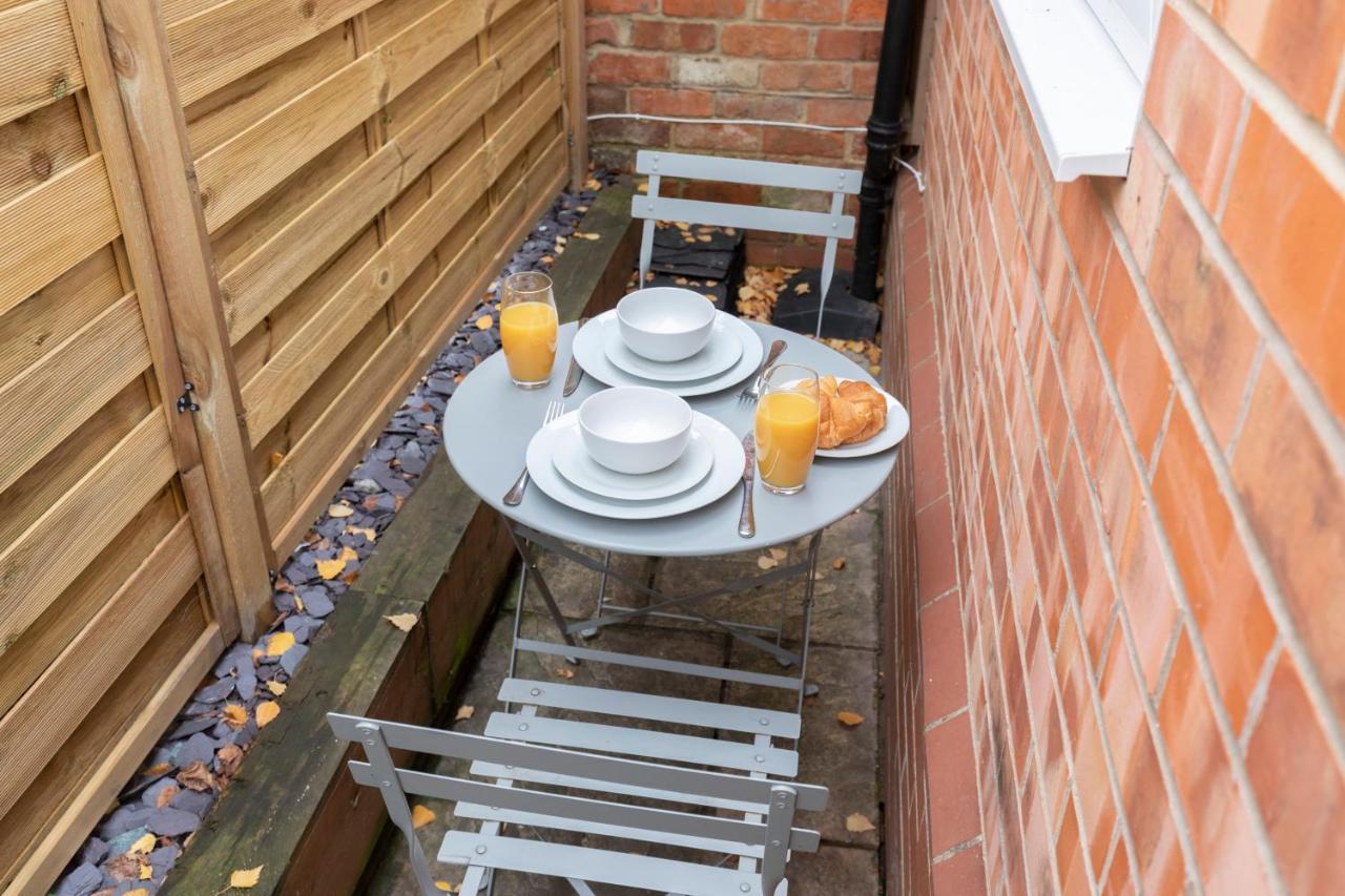 Modern Self Contained Cheltenham
