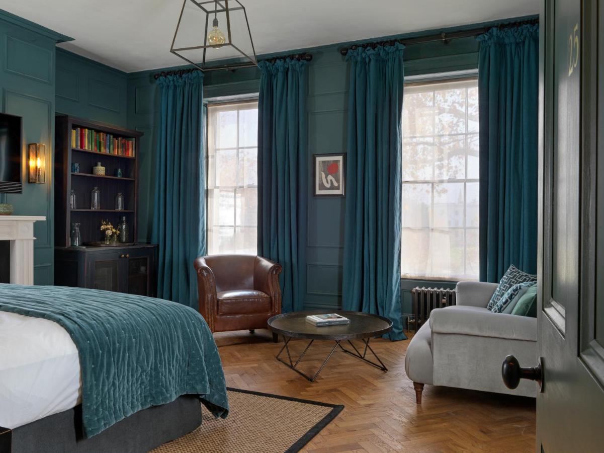 No131 The Promenade 4* Cheltenham