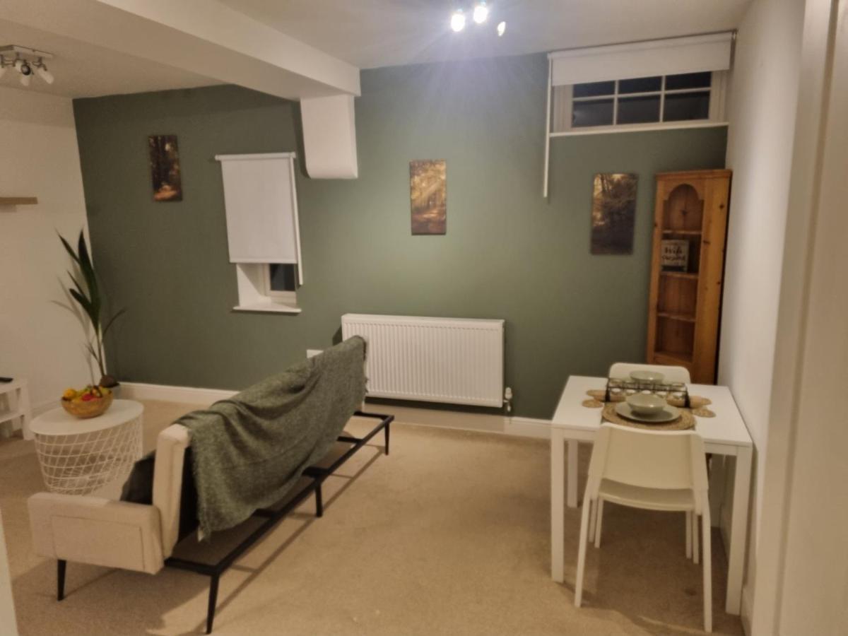 7b Lansdown Place Lane Apartment