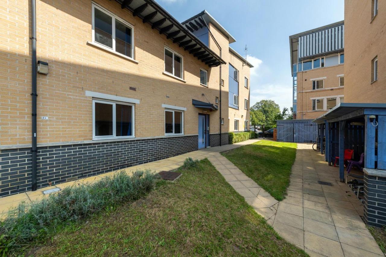 Apartment Shaftesbury Hall: Student With Private & Shared Kitchen *