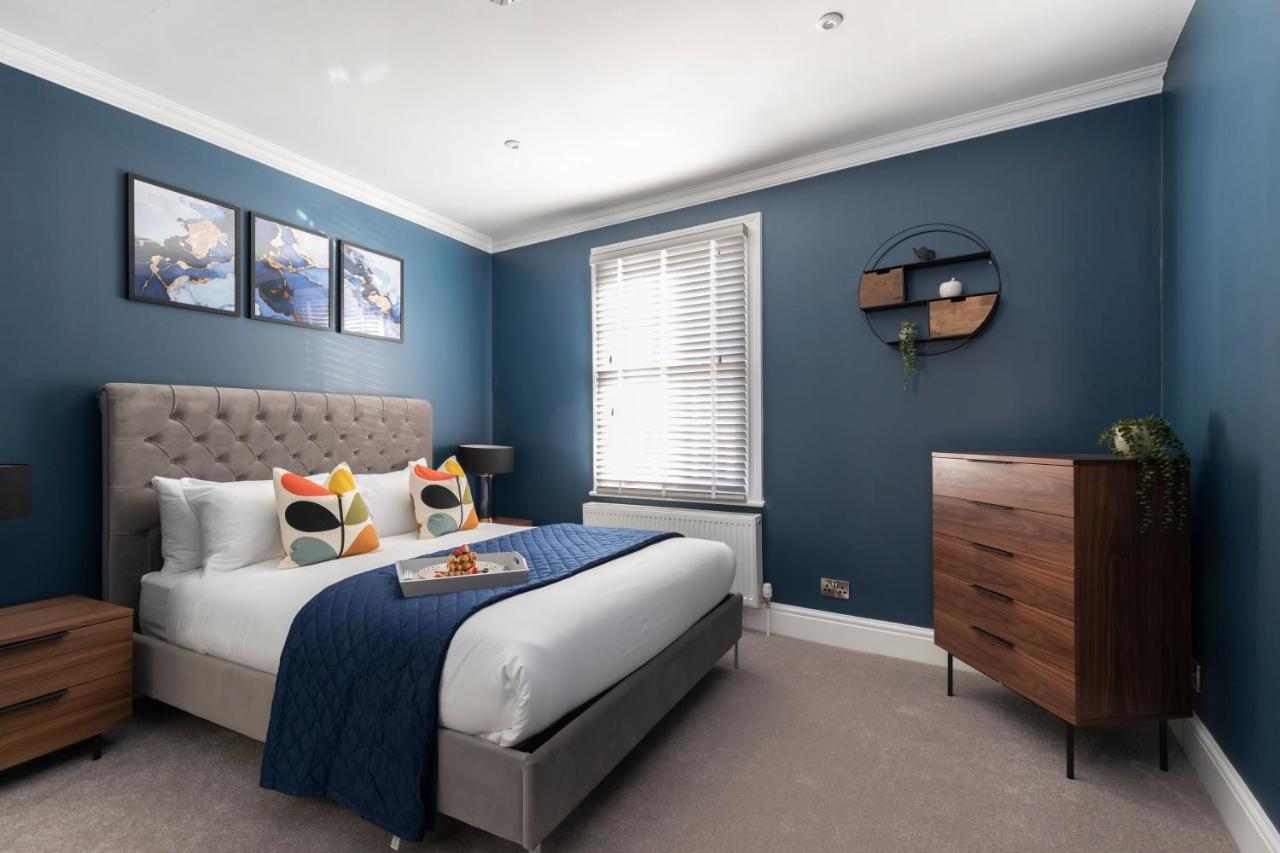 Elliot Oliver - Laverham House - Stunning 6 Bedroom Regency House With Parking Apartment *