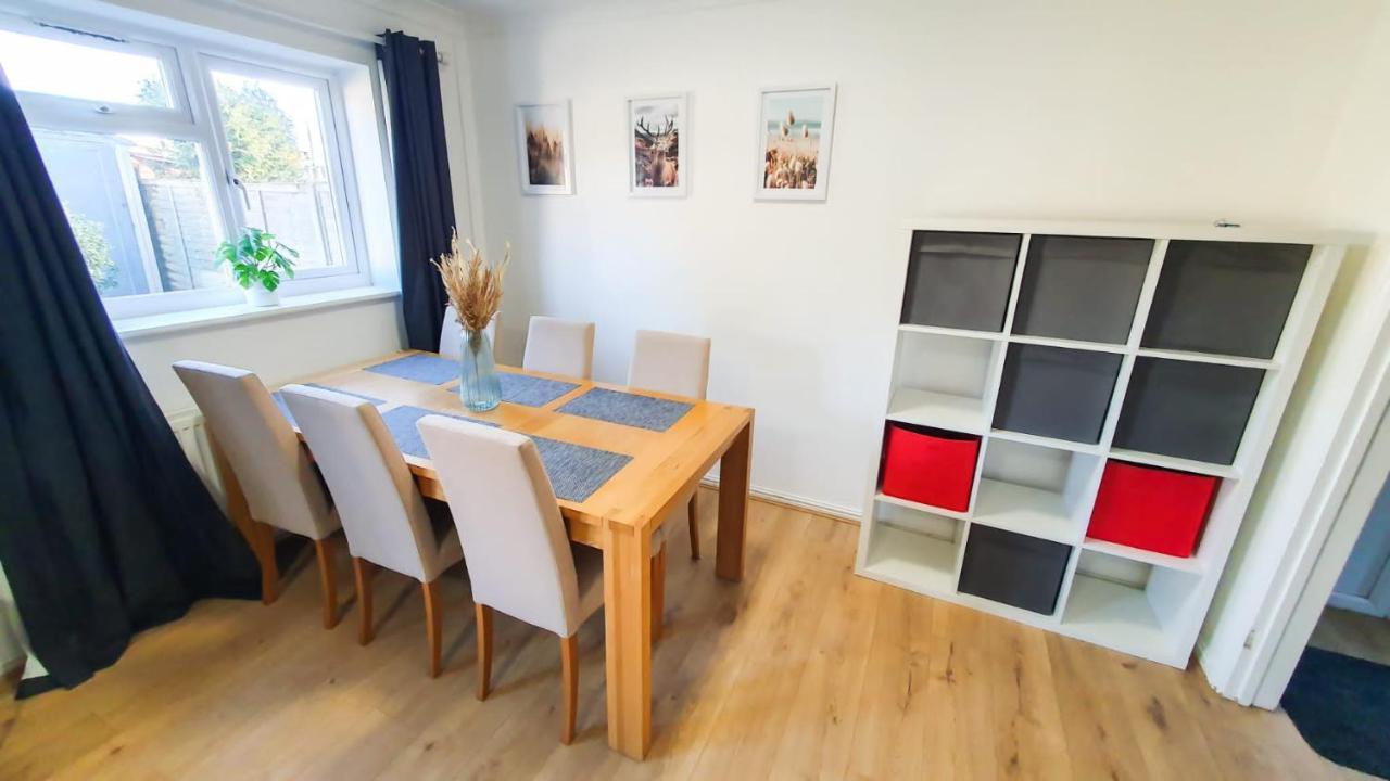 Cheerful 4-bedroom In With Free Parking On Premises * Cheltenham