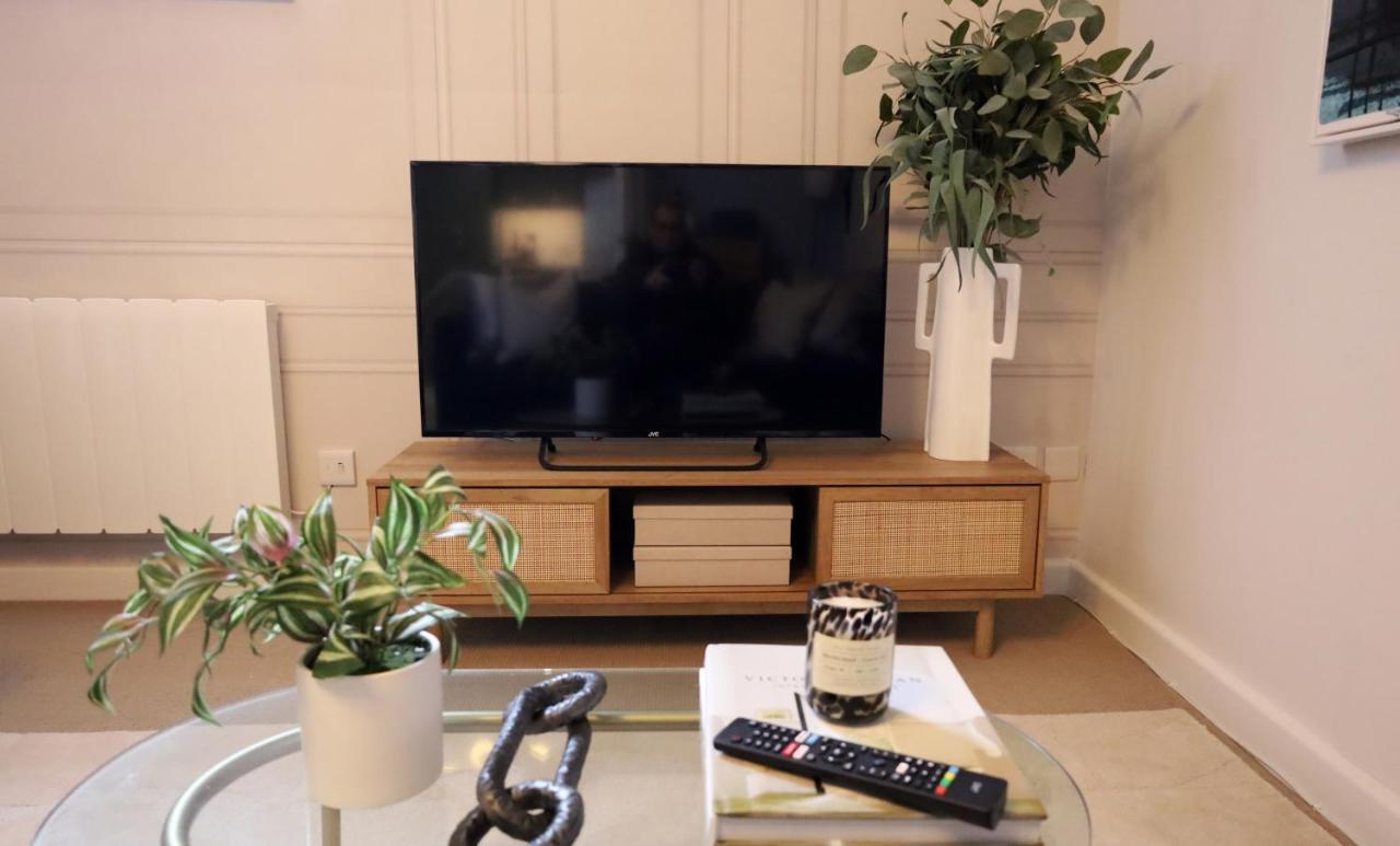 Wesley House - Fantastic Location With Free Parking Apartment