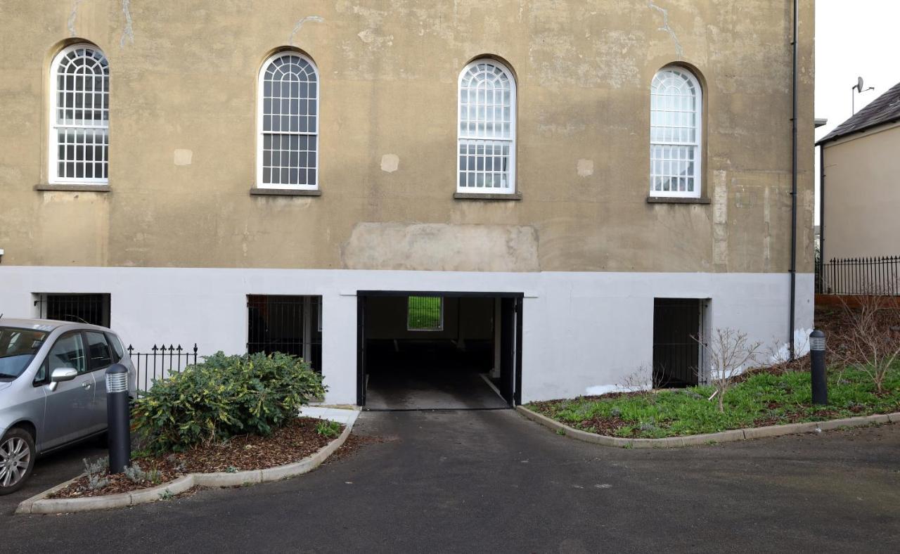 Wesley House - Fantastic Location With Free Parking Apartment Cheltenham