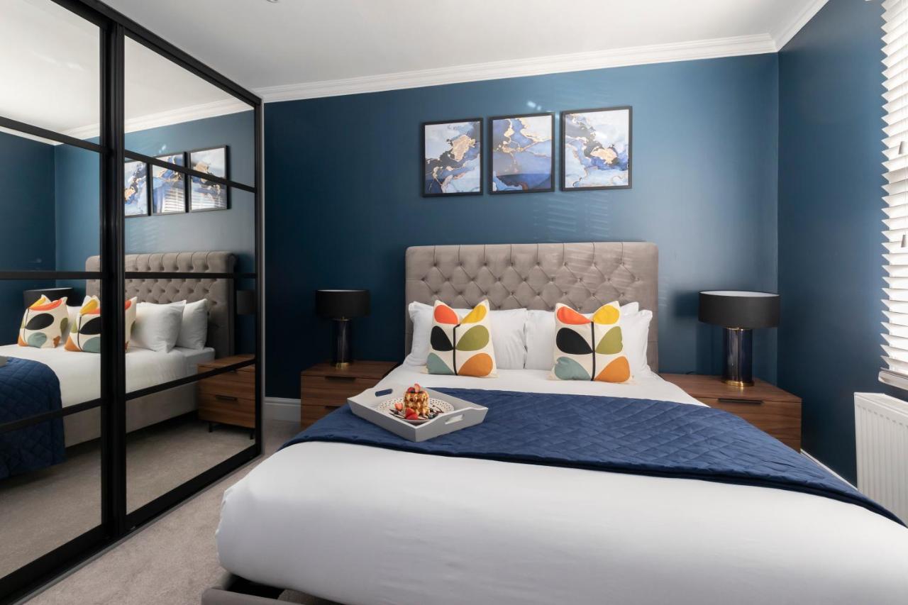 Elliot Oliver - Laverham House - Stunning 6 Bedroom Regency House With Parking