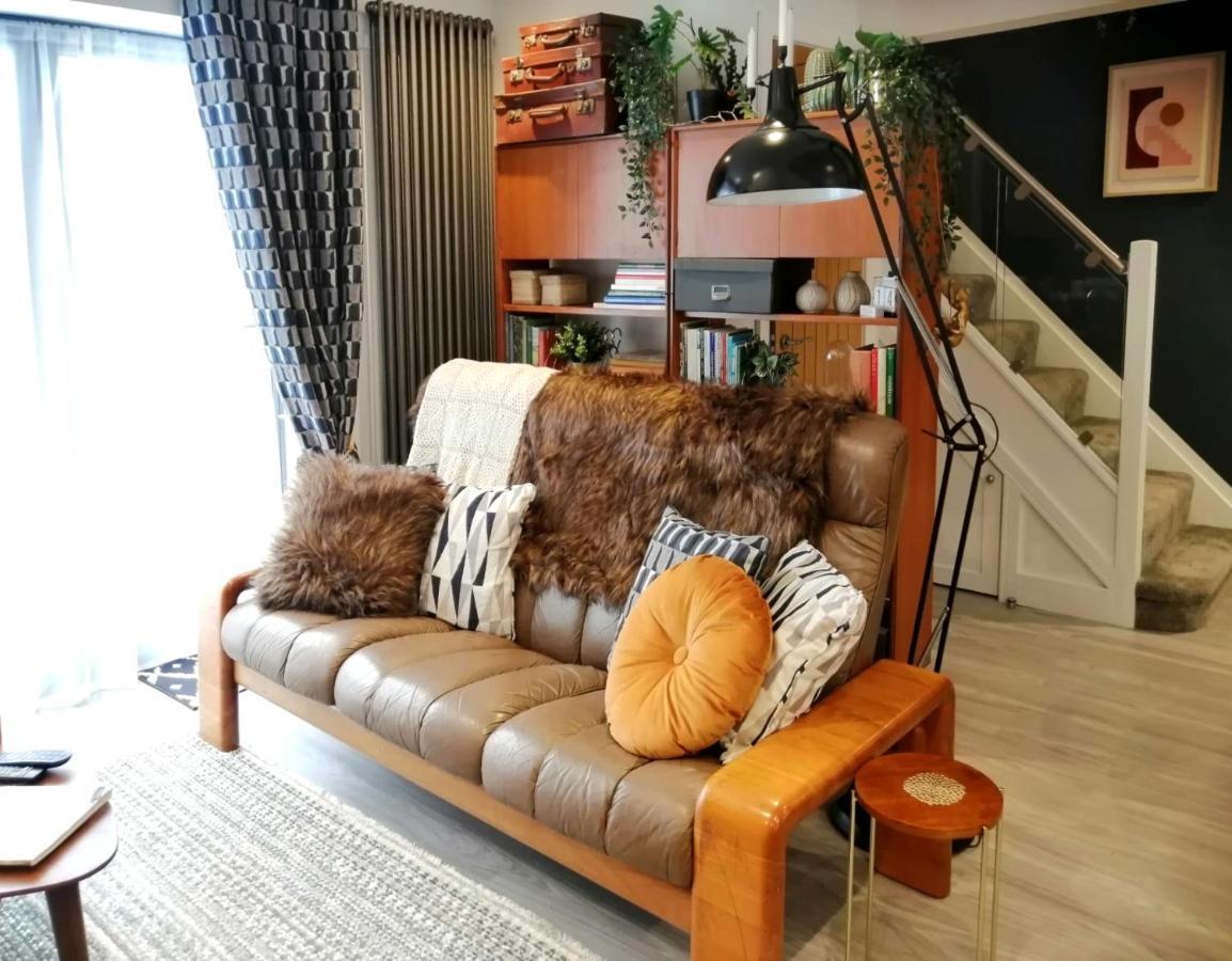 Apartment Lansdown 2br Old Coach House Near Town Centre - Retro Charm & Cozy Vibes By Suitely *