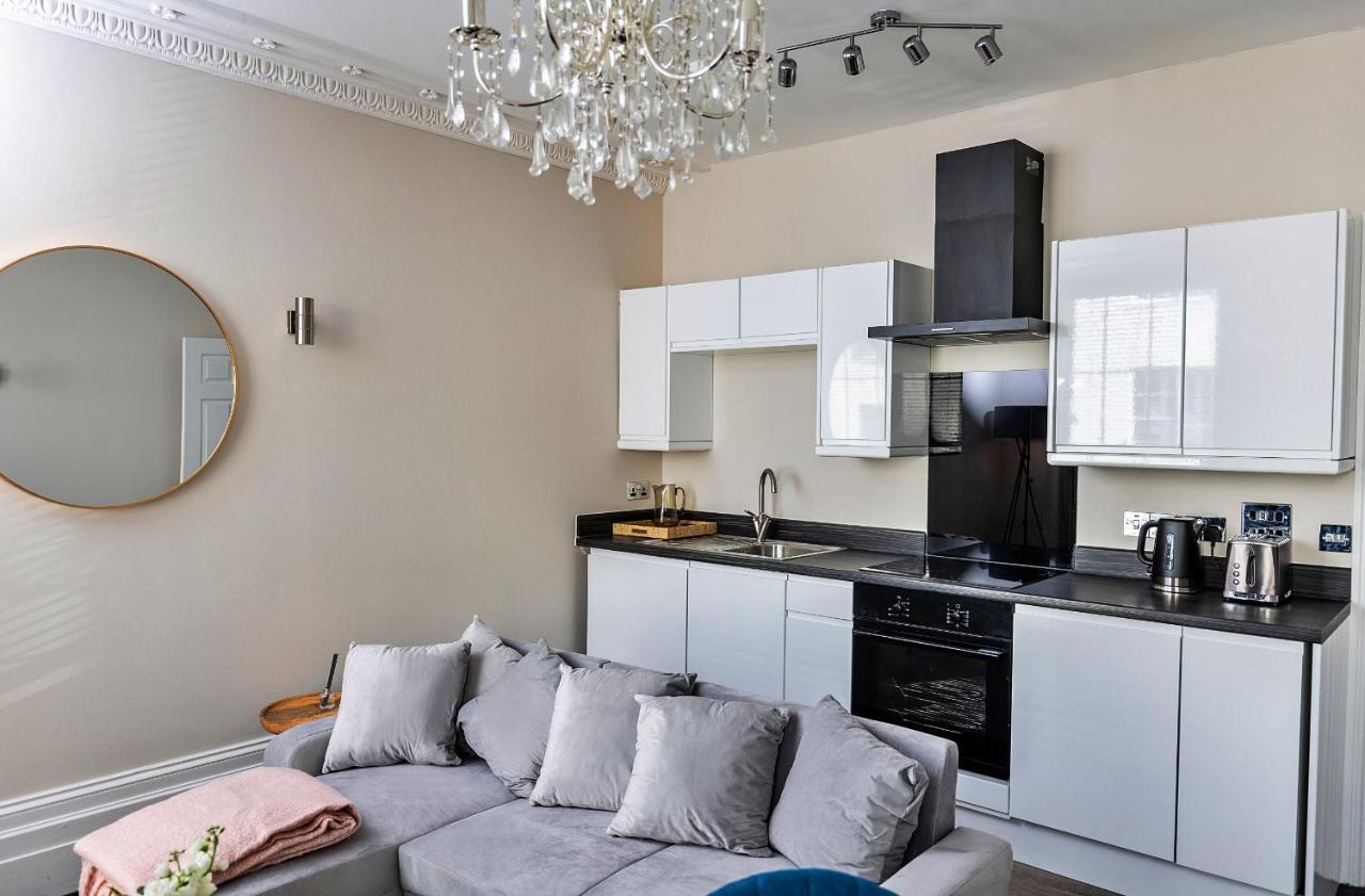 Finest Retreats - Clarence Parade * Cheltenham