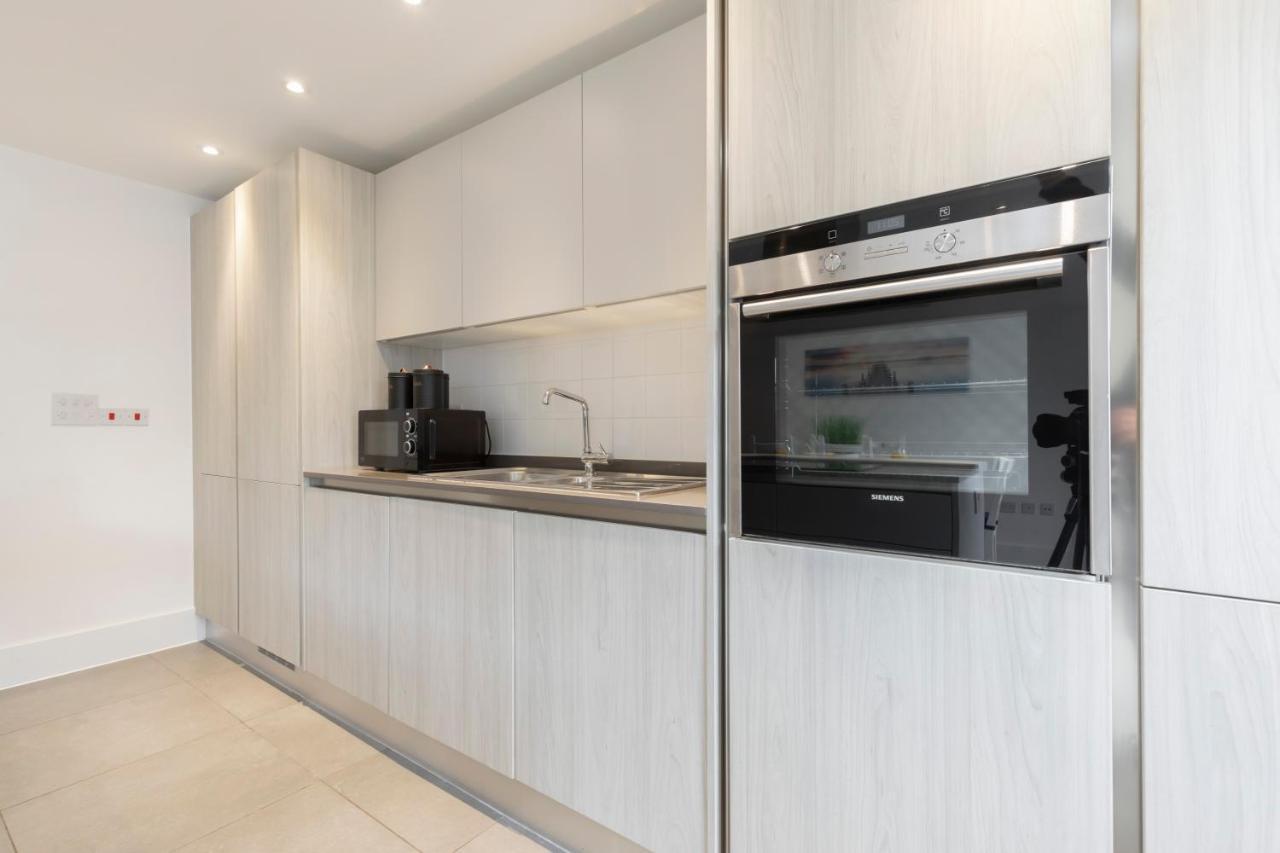 Spacious 3 Bed * Cheltenham