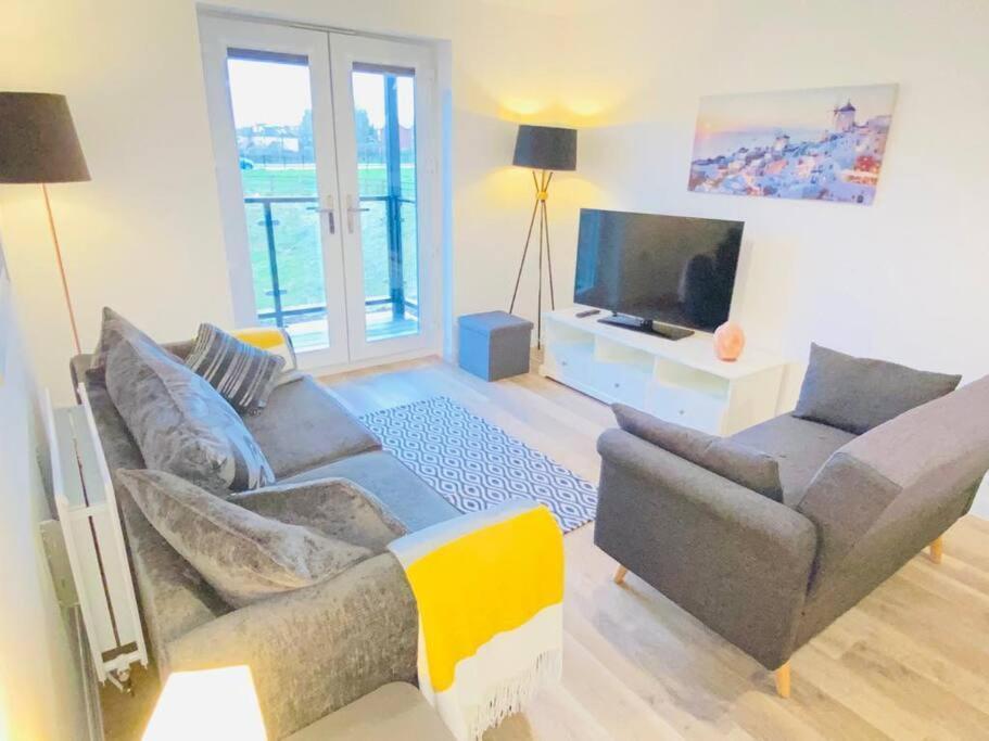 Beautiful, Brand New Apartment! *