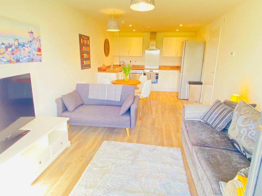 Beautiful, Brand New Apartment! Cheltenham