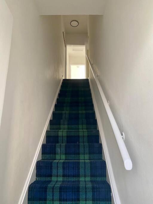 64 Bath Road - To Apartment *