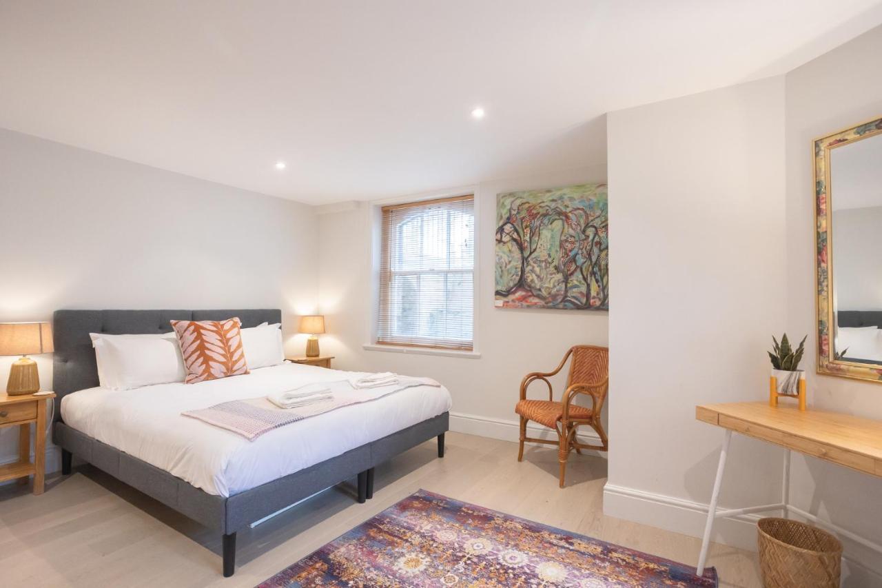 Spacious 2br Victorian Flat In Cotswolds - Free Parking * Cheltenham