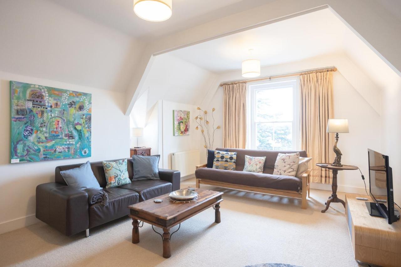 Apartment Spacious 3br Victorian Loft Flat In Cotswolds - Free Parking