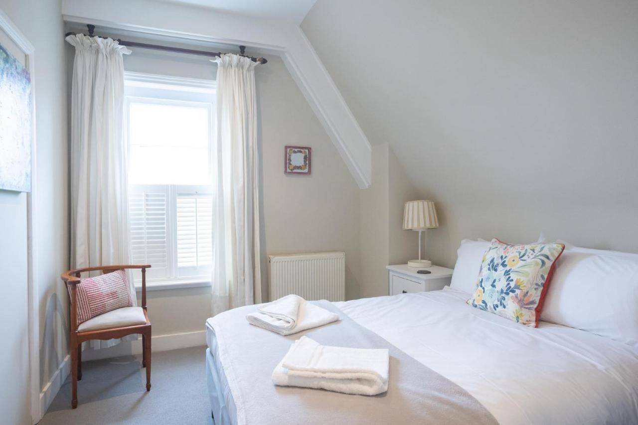 Spacious 3br Victorian Loft Flat In Cotswolds - Free Parking Apartment *