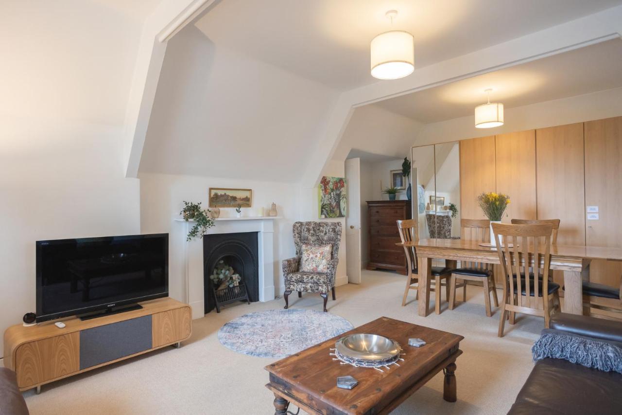 Spacious 3br Victorian Loft Flat In Cotswolds - Free Parking Apartment Cheltenham