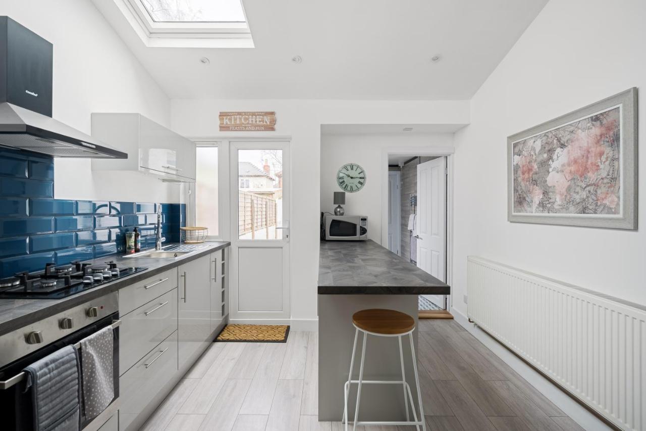 Adorable, Inviting Town House! *