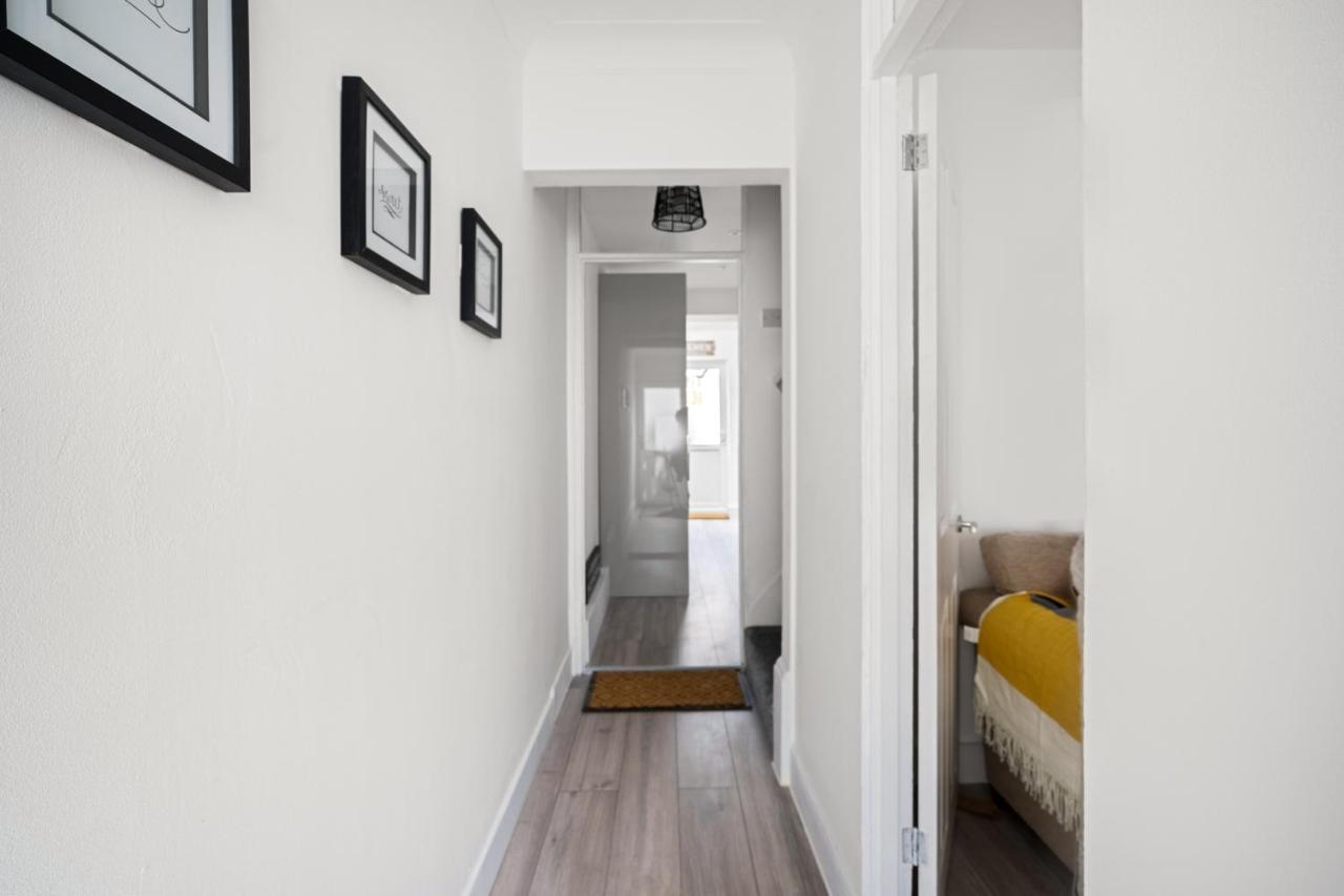 Adorable, Inviting Town House! *