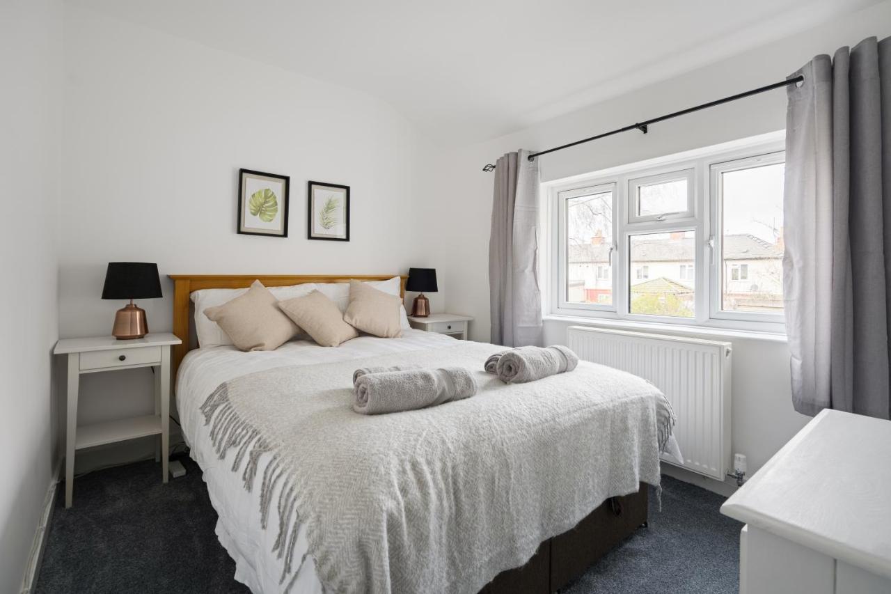 Adorable, Inviting Town House!