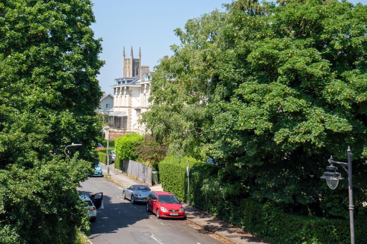 Apartment Montpellier Regency Balcony & Parking Cheltenham