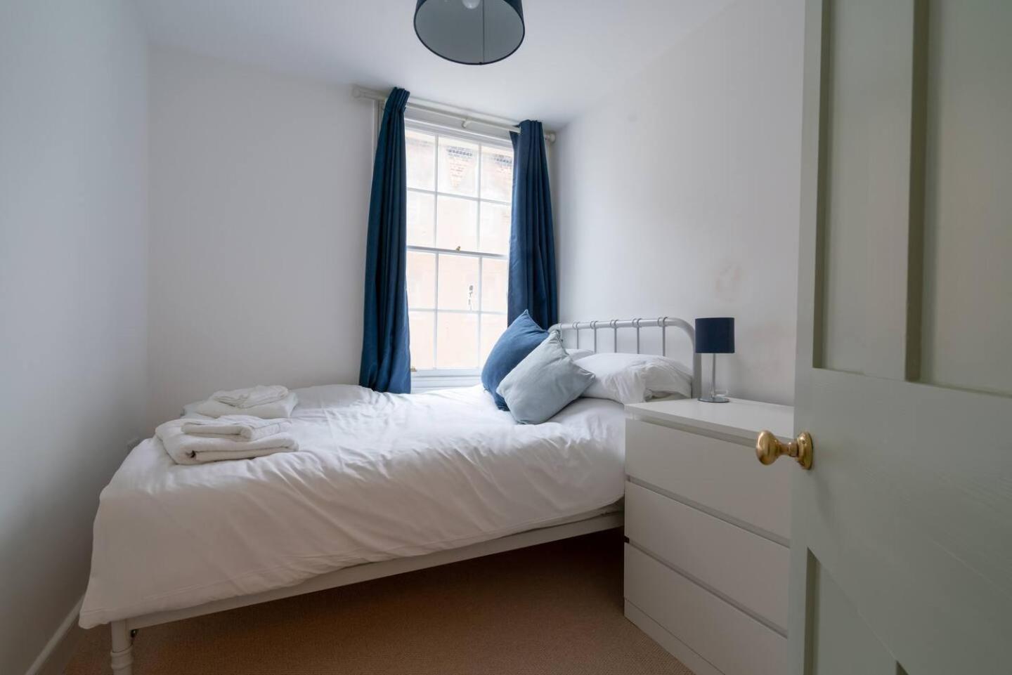 Pass The Keys Stylish Grade Ii Listed House Holiday home *