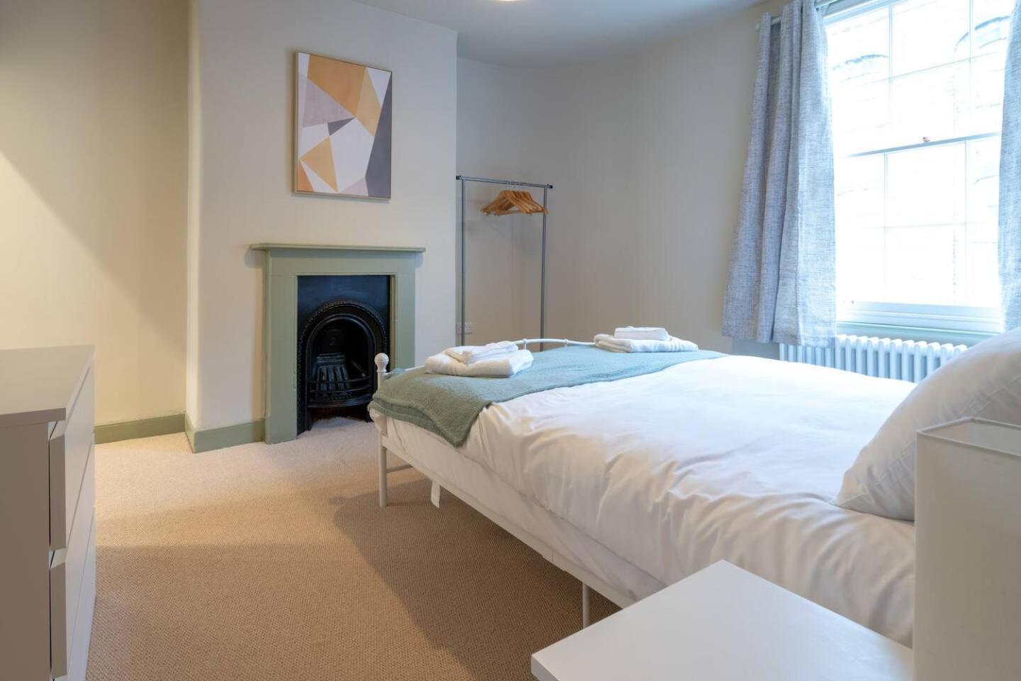 Pass The Keys Stylish Grade Ii Listed House Holiday home *