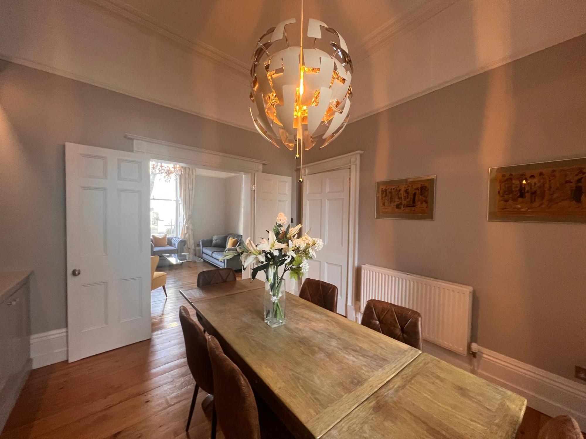 Casa de férias No2 Clarence Grade Ii Regency Townhouse Short Walk To Racecourse And Town Centre *