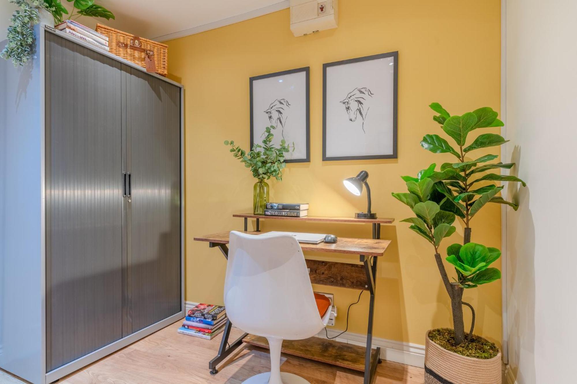 Regency Basement Apartment *