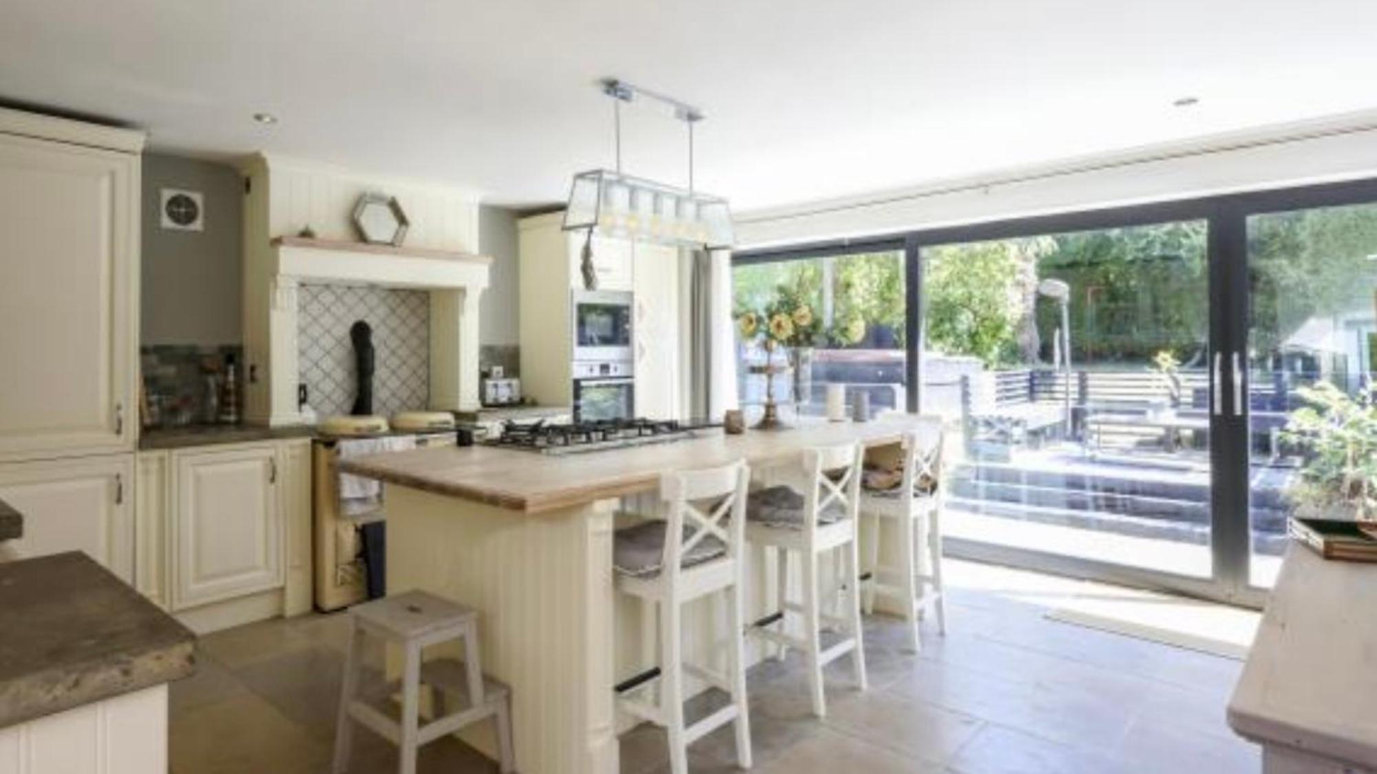 Holiday home 8-10 Bed, Spacious House Cheltenham