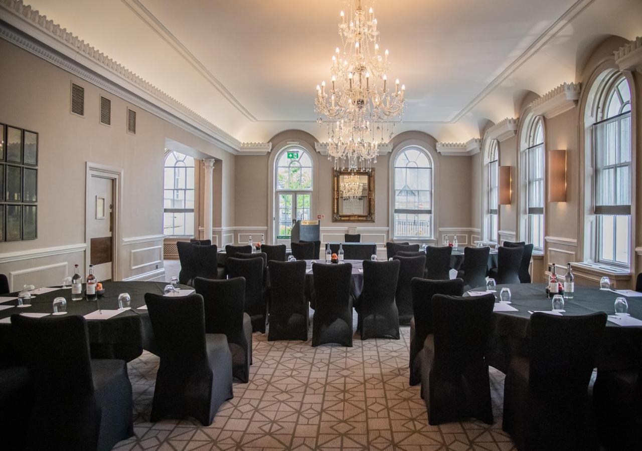 Queens Hotel 4*